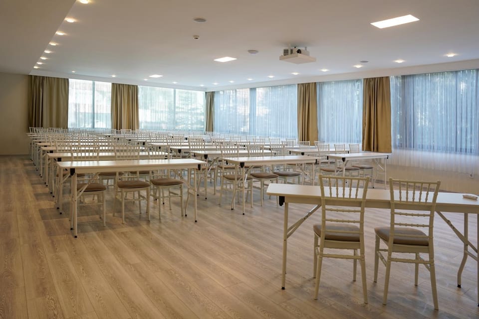 Meeting/conference room