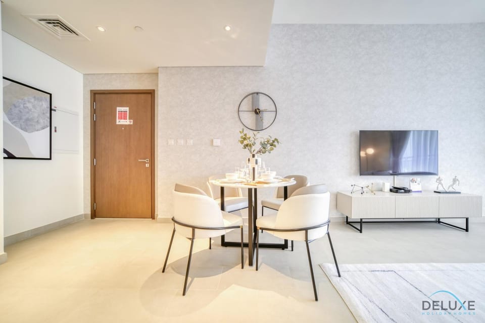 TV and multimedia, Living room, Dining area