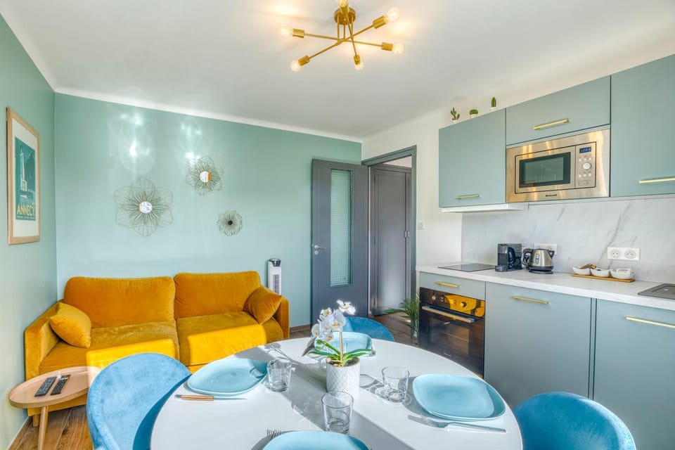 Living room, Dinner, locker, kitchen
