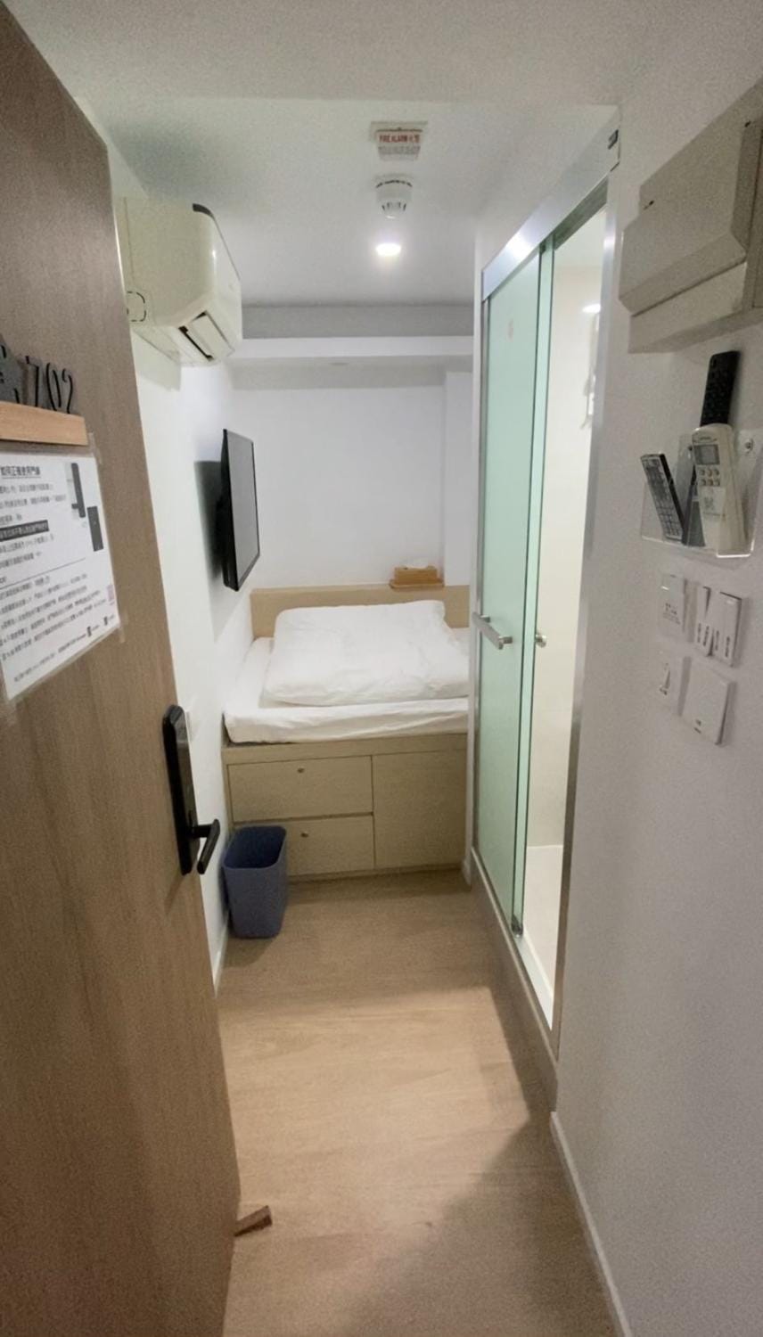 Bed, Bathroom, Photo of the whole room
