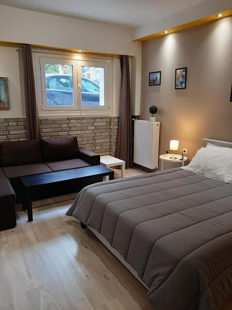 Bed, Living room, Bedroom