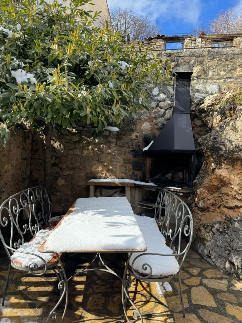 Patio, BBQ facilities