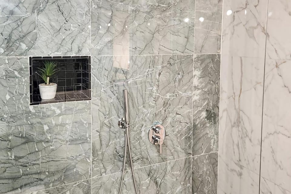Shower, Decorative detail