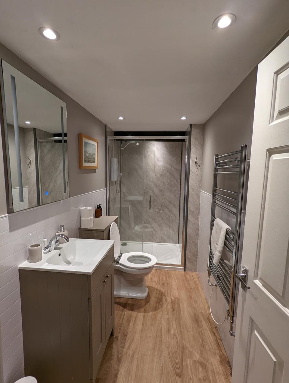 Shower, Toilet, Bathroom, towels