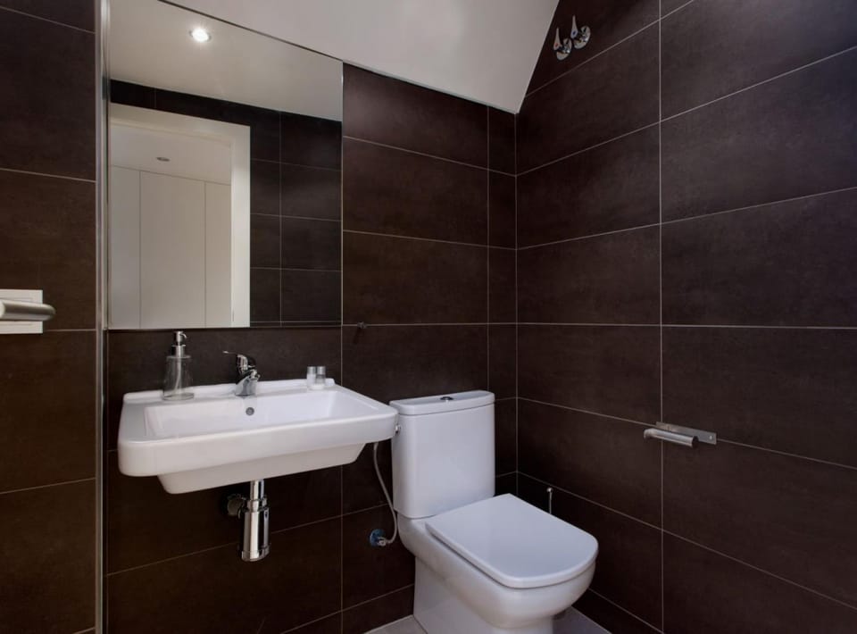 Toilet, Bathroom