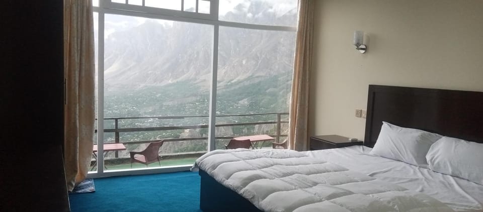 Bed, Natural landscape, Photo of the whole room, Bedroom, Mountain view