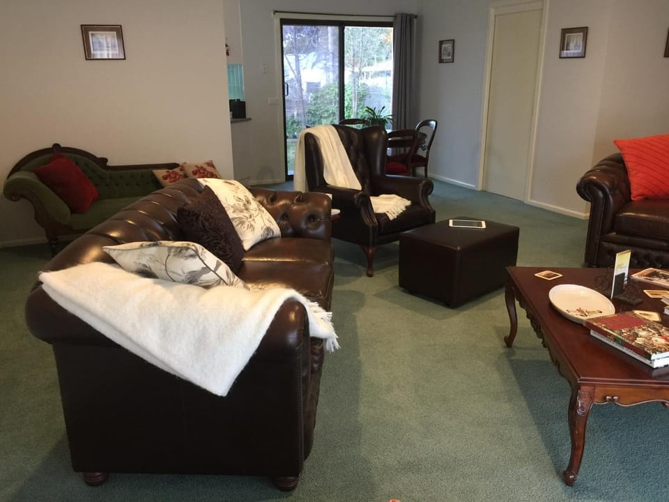Bird Abode Apartment in Victoria