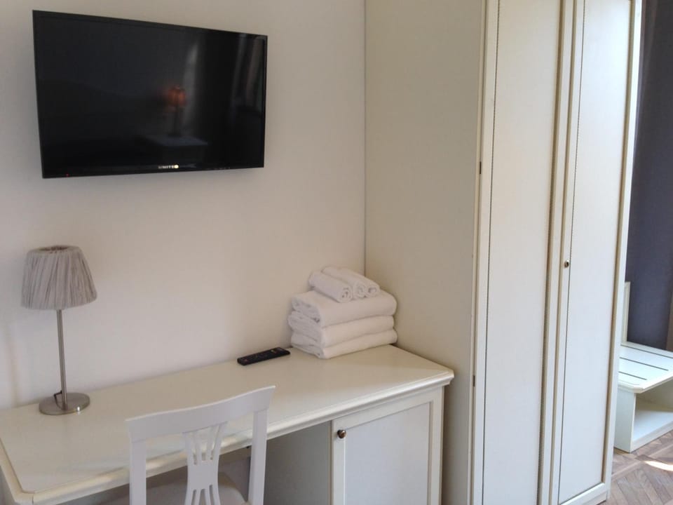 Decorative detail, towels