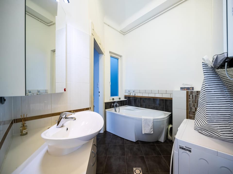 Bathroom, Bath, heating