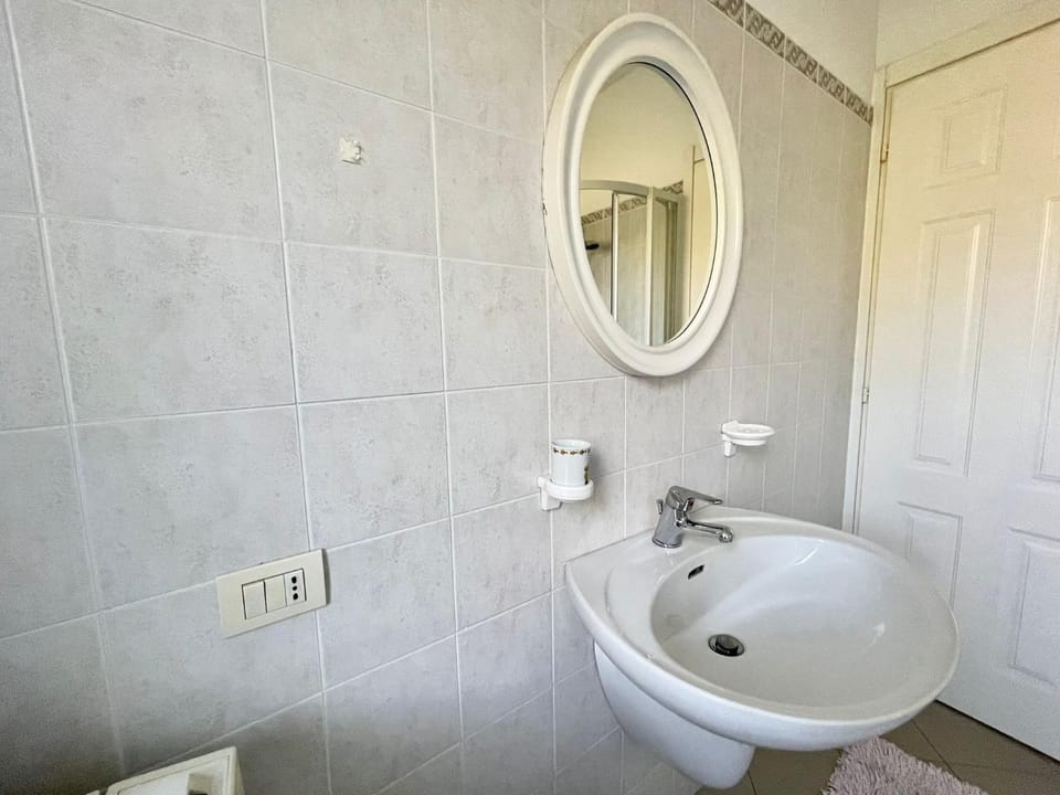 Bathroom, Living room