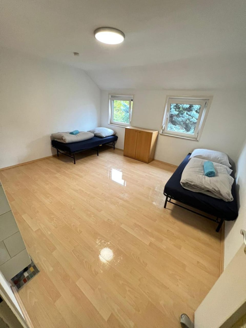Bed, Bedroom, towels