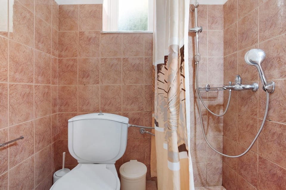 Bathroom, Living room