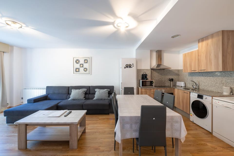 Living room, Dining area, kitchen