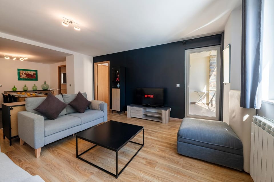 Barthe Holidays I Acogedor apartamento en Arinsal 4PAX a pie de pistas I Balcón con vistas y parking I Tintin Apartment in Arinsal