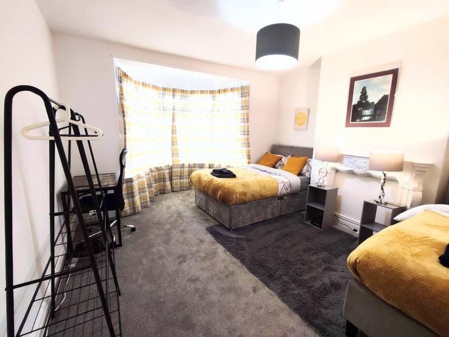 Bed, Photo of the whole room, Bedroom
