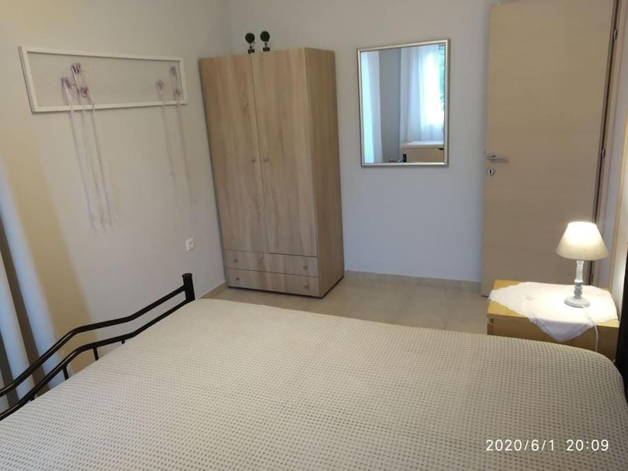 Anadora 2: Hospitable stone house with yard Apartment in Alexandroupoli