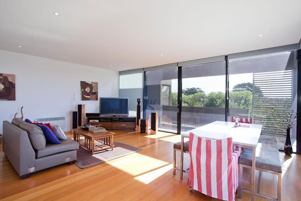 Debonair 1 - BYO Linen House in Anglesea