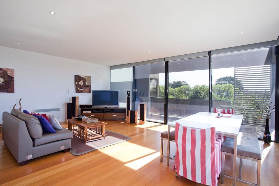 Debonair 1 - BYO Linen House in Anglesea
