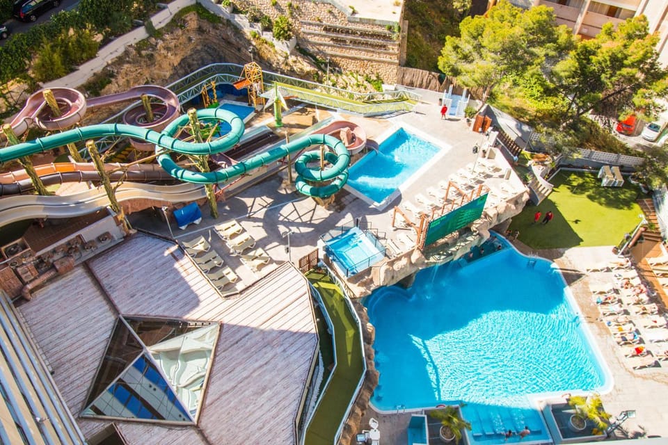 Communal lounge/ TV room, Day, Natural landscape, Aqua park, Evening entertainment, Pool view, Swimming pool