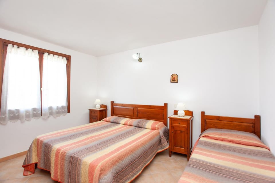 Property building, Living room, Bedroom