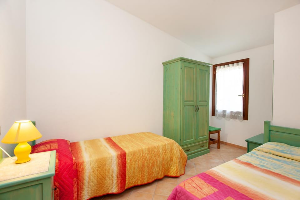 Property building, Living room, Bedroom