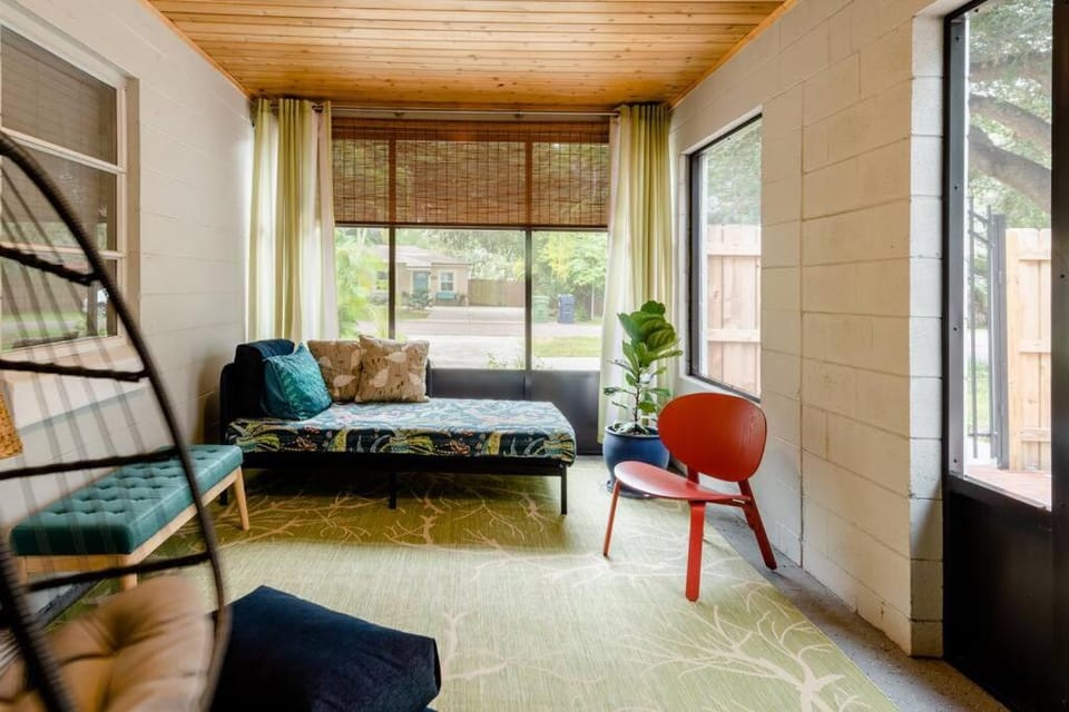 Relax at Renellie House in Tampa