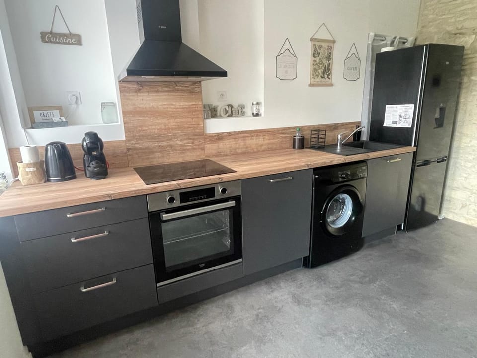 Coffee/tea facilities, Kitchen or kitchenette, minibar, pet friendly, stove, washing machine