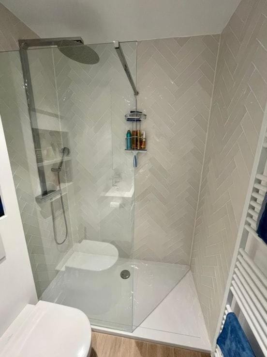 Shower, Toilet, Bathroom