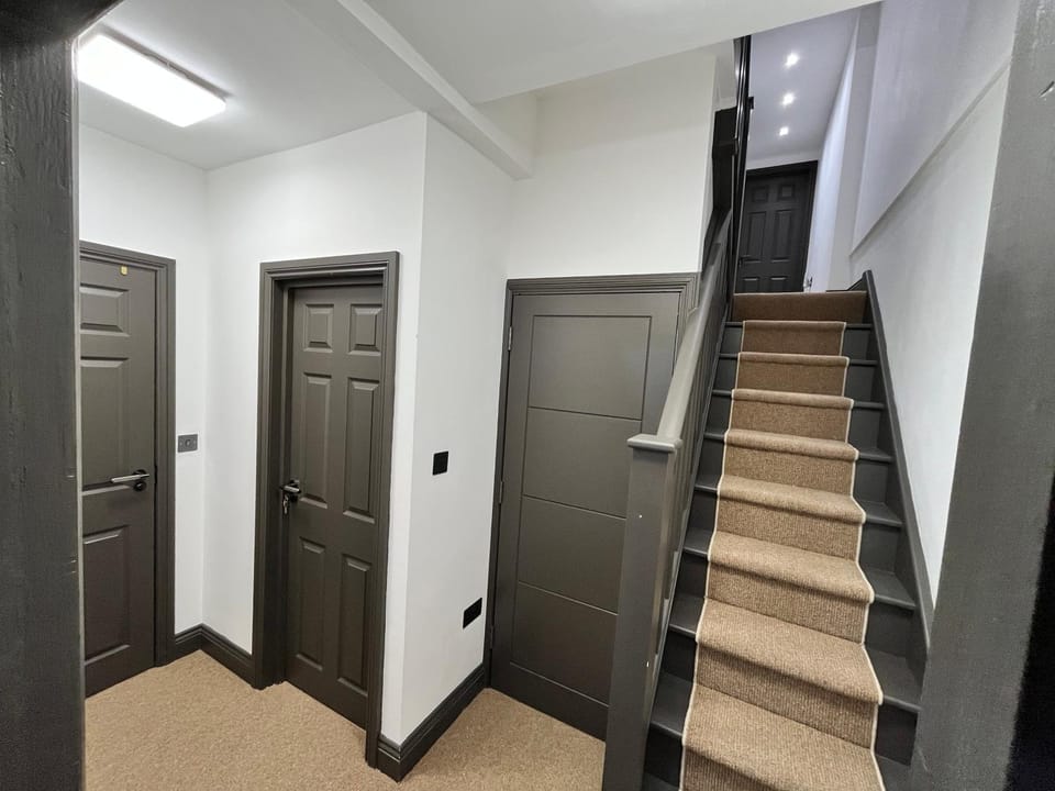 Fabulous 3 Bed Apartment - Near Excel - Sleeps 6 - 8 Apartment in London
