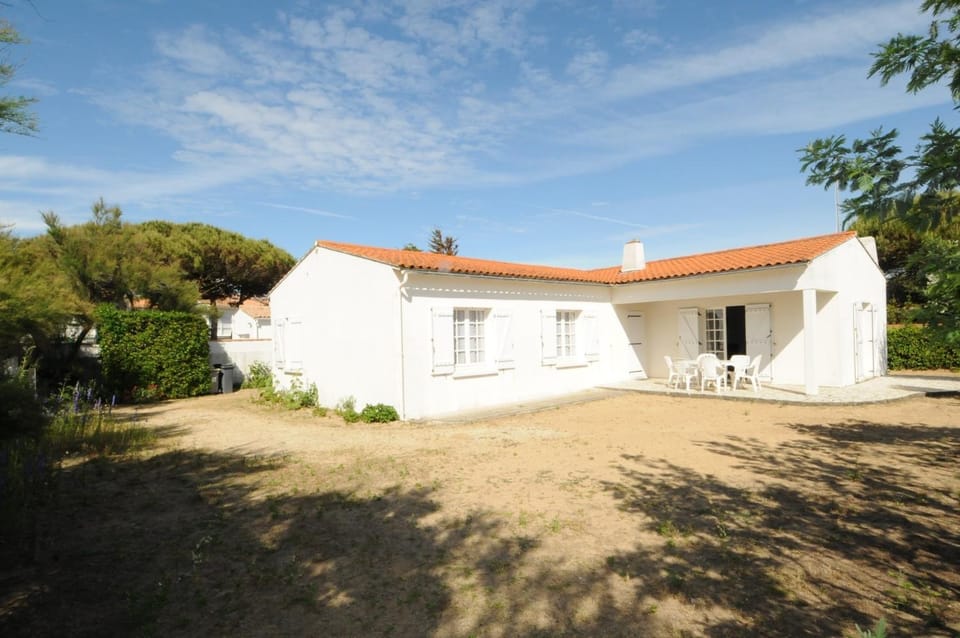 Property building, Garden, Garden view