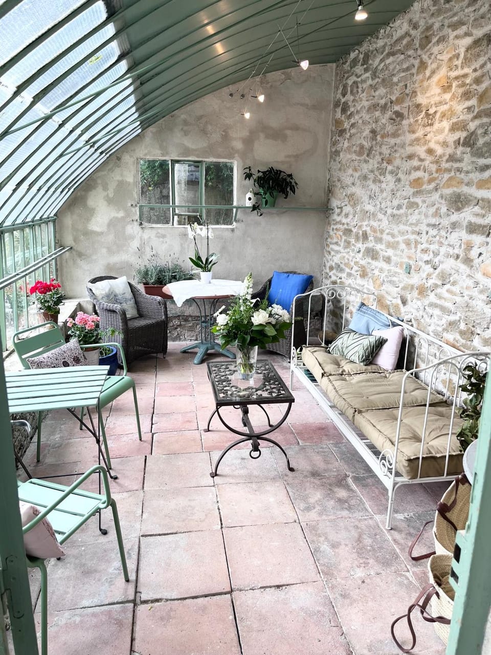 Property building, Patio, Balcony/Terrace, Seating area, Internal: Not applicable to any particular room