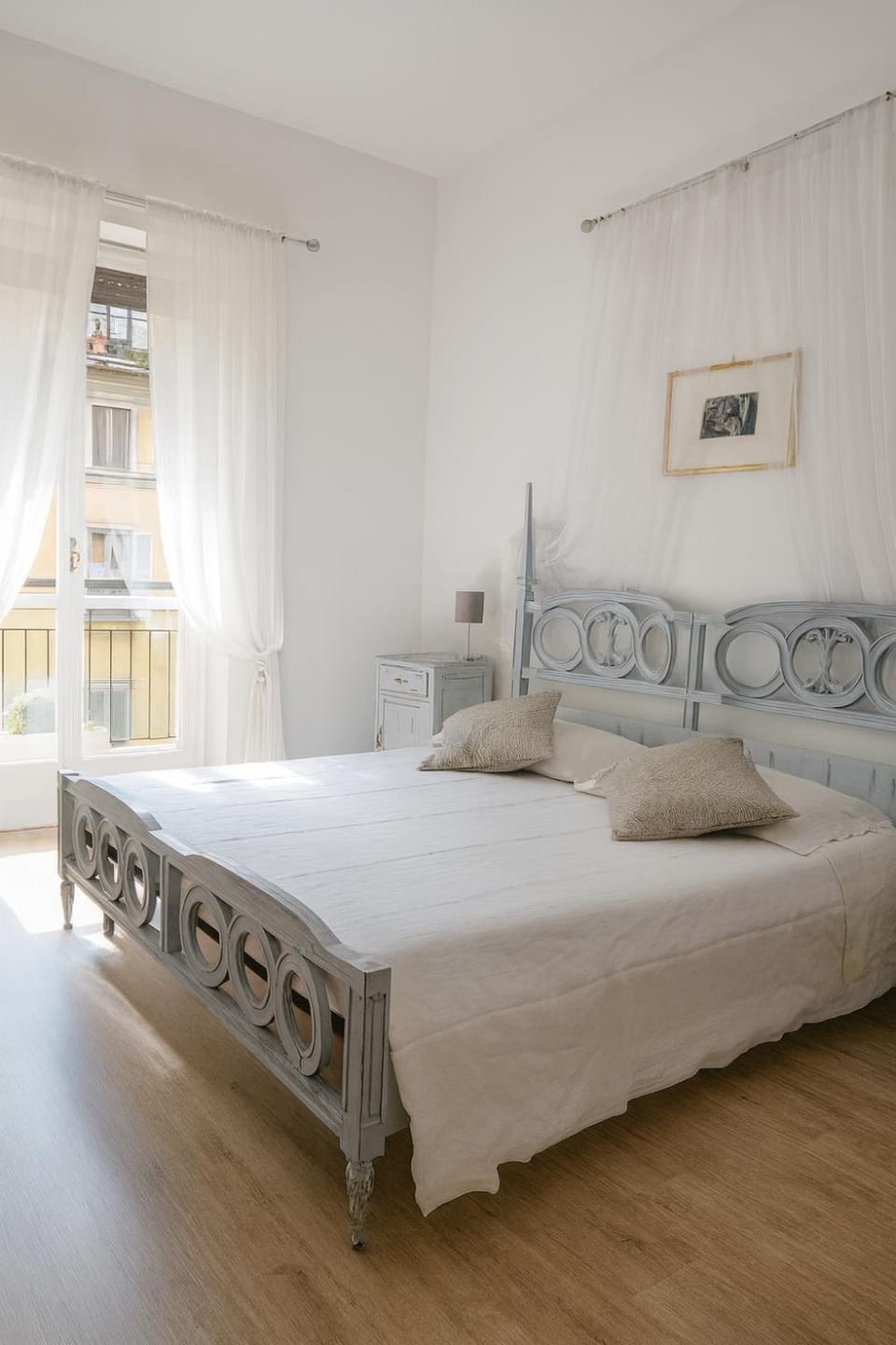 Beautiful floral apartment on Navigli Apartment in Milan