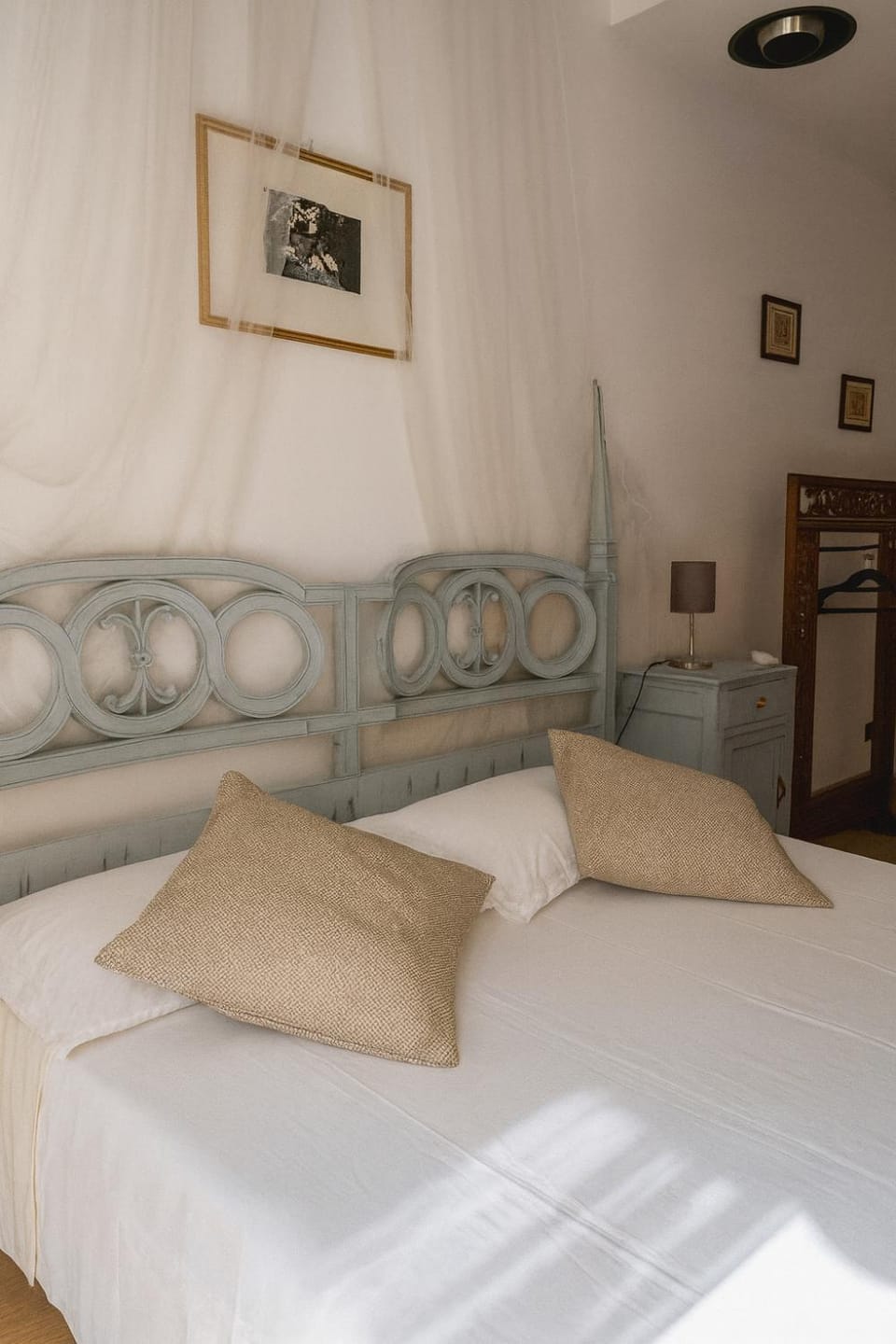 Beautiful floral apartment on Navigli Apartment in Milan