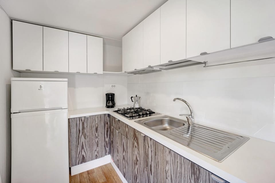 Kitchen or kitchenette, Living room