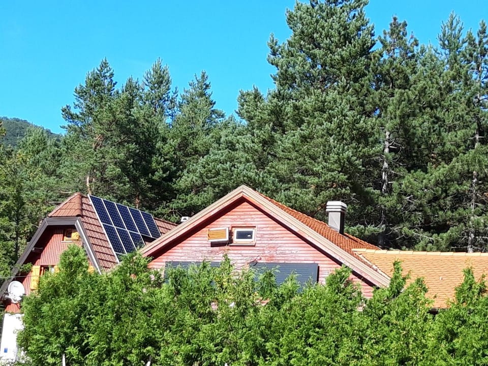 Property building, Natural landscape, Bird's eye view, BBQ facilities, Children play ground, Balcony/Terrace, Decorative detail, Garden view, Mountain view, Area and facilities, Family, Parking