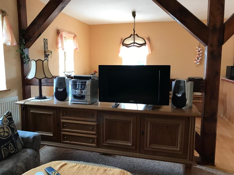 Living room, Seating area, Evening entertainment