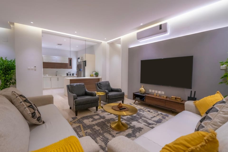 Luxurious Three Bedroom Apartment North of Riyadh شقة فخمة مكونة من ثلاث غرف نوم شمال الرياض Apartment in Riyadh