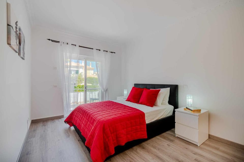 Bed, Bedroom, air conditioner