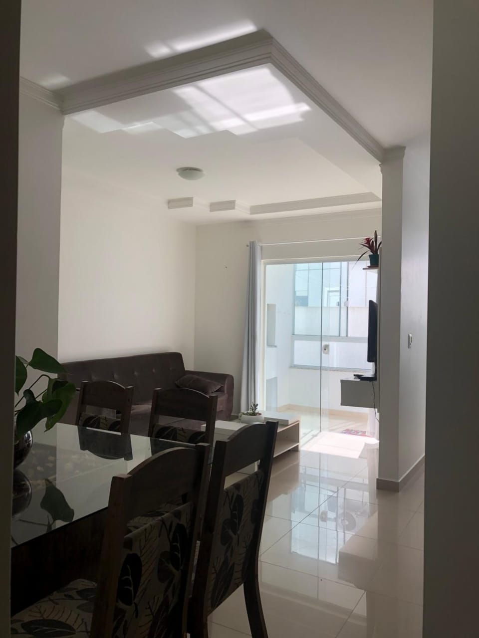TV and multimedia, Living room, Seating area, Dining area, air conditioner