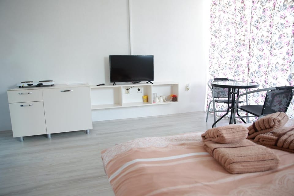 TV and multimedia, Kitchen or kitchenette