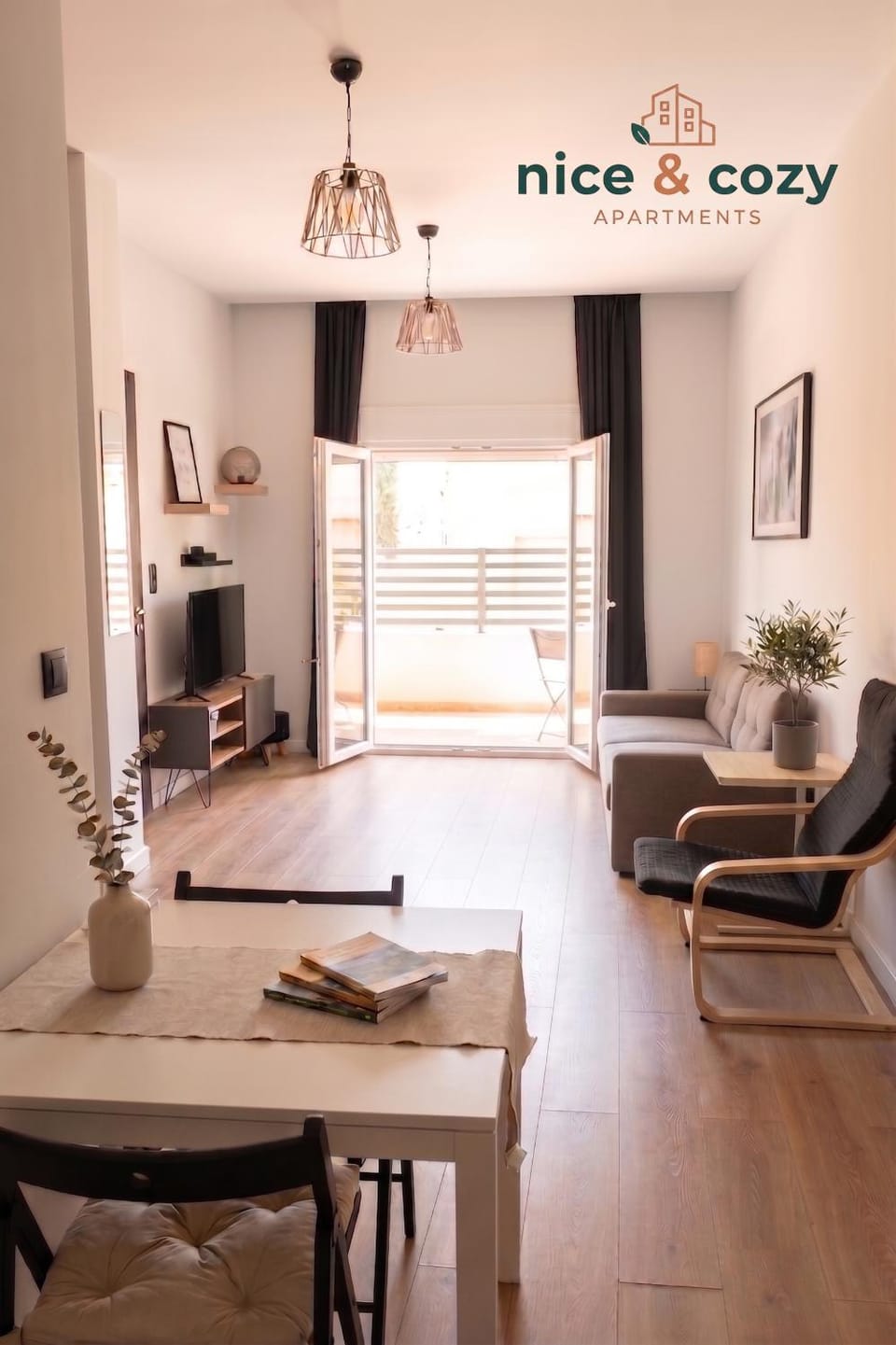 Communal lounge/ TV room, TV and multimedia, Living room, Seating area, Evening entertainment