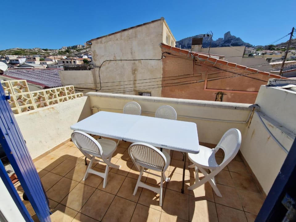 Property building, Patio, Day, View (from property/room), Balcony/Terrace, Dining area