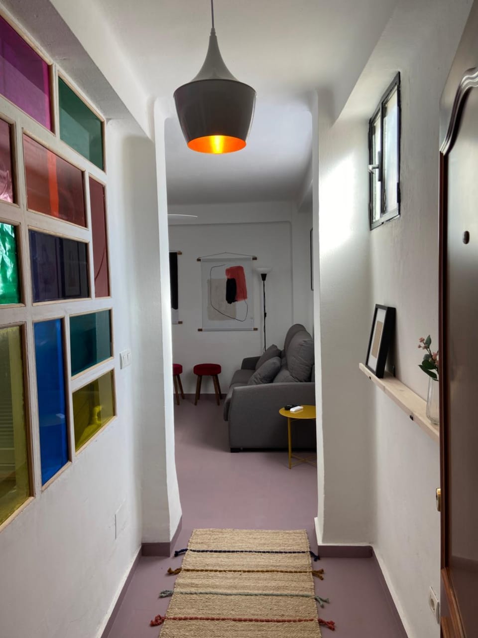Living room, Photo of the whole room, Decorative detail