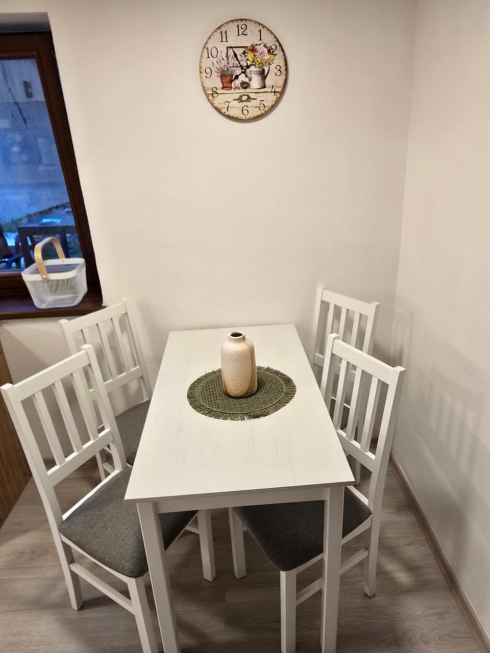 Coffee/tea facilities, Seating area, Dining area
