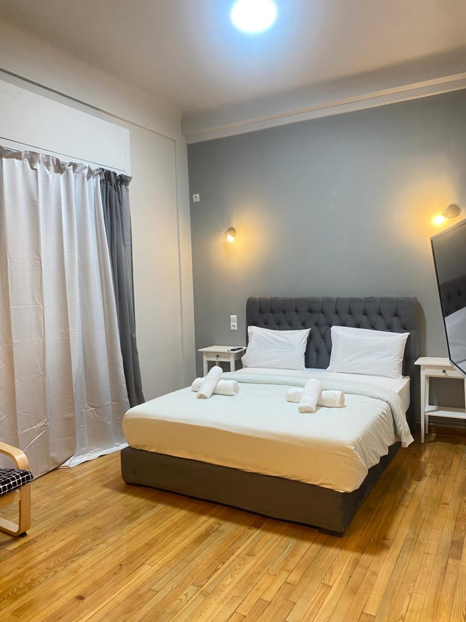 Bed, Photo of the whole room, Bedroom, towels