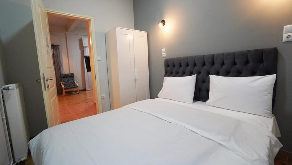 Bed, Photo of the whole room, Bedroom, wardrobe