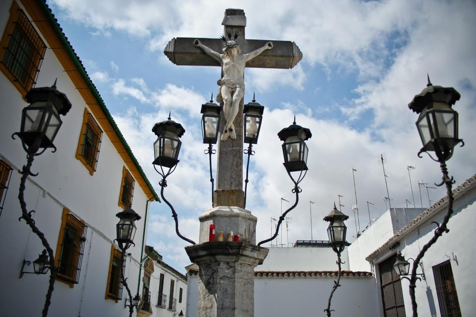 Nearby landmark, Neighbourhood