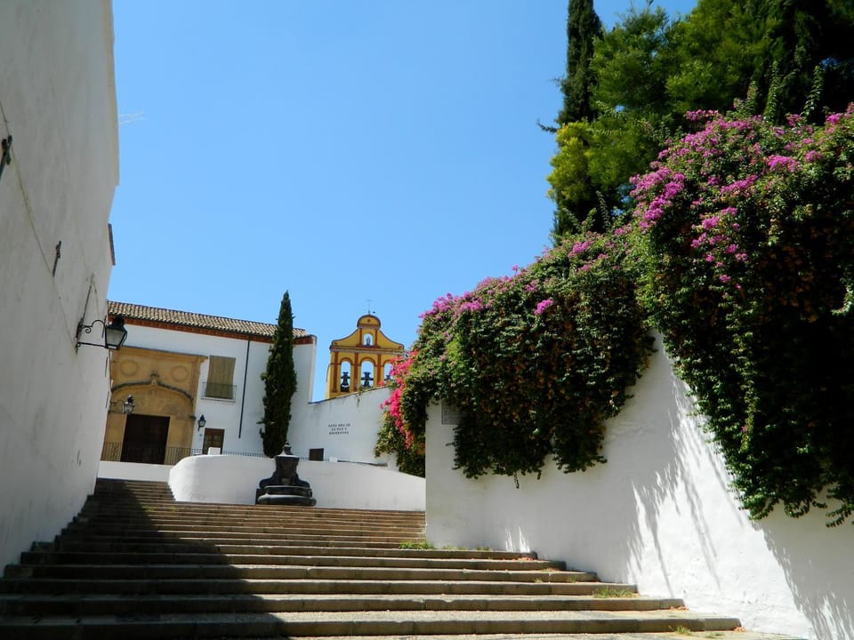 Nearby landmark, Neighbourhood