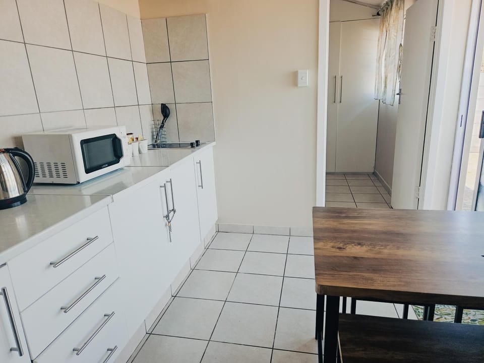 Sea Breeze Manor - Green Unit Apartment in Eastern Cape