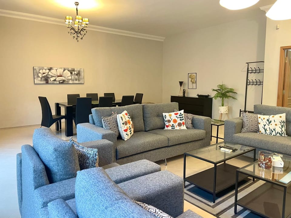 Living room, Seating area, Dining area